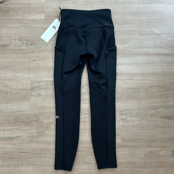 Alo Airlift Ribbed High-Waist Enchancted Legging - Picture 6 of 8